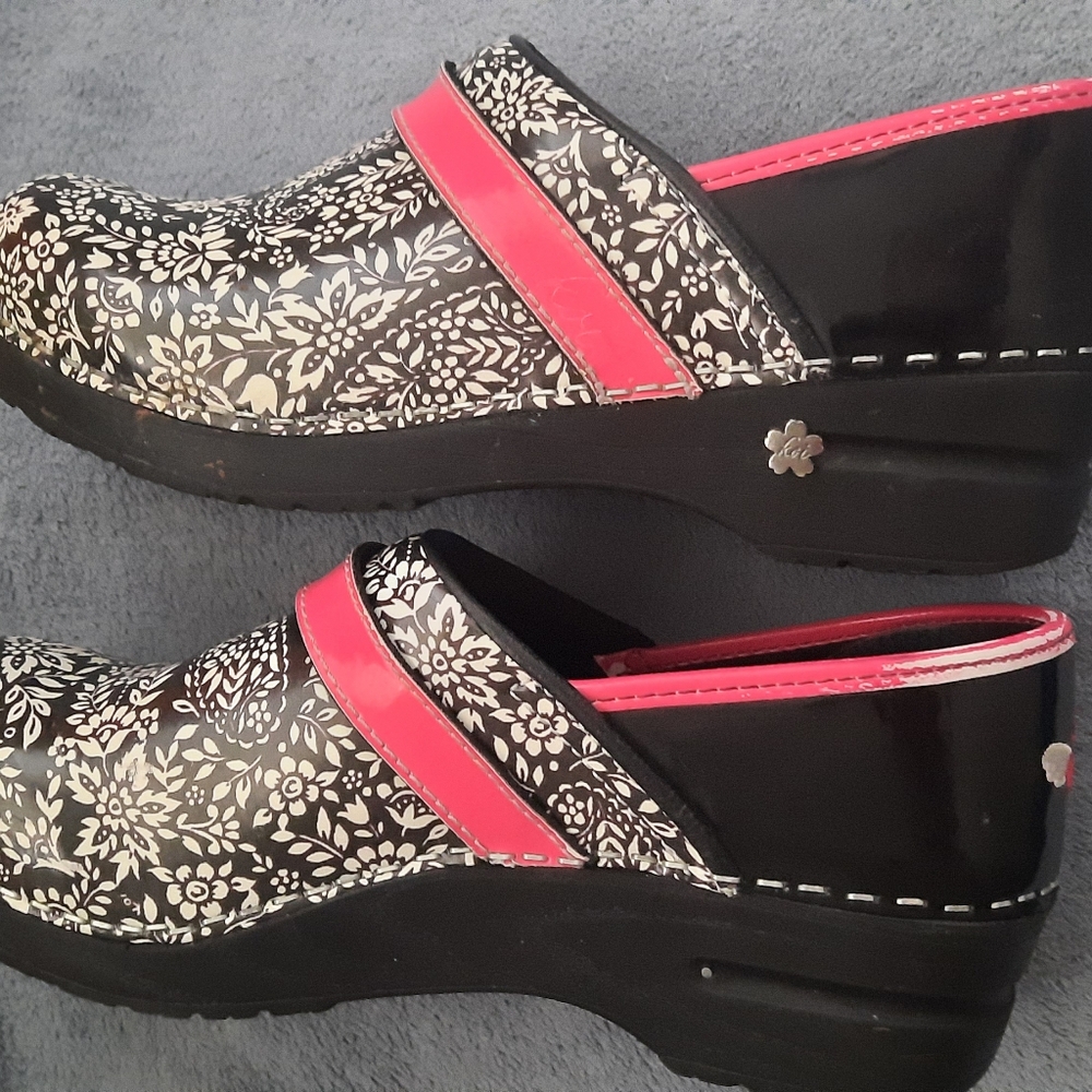 KOI By Sanita Black & White Floral Professional Leather Clogs EU 39